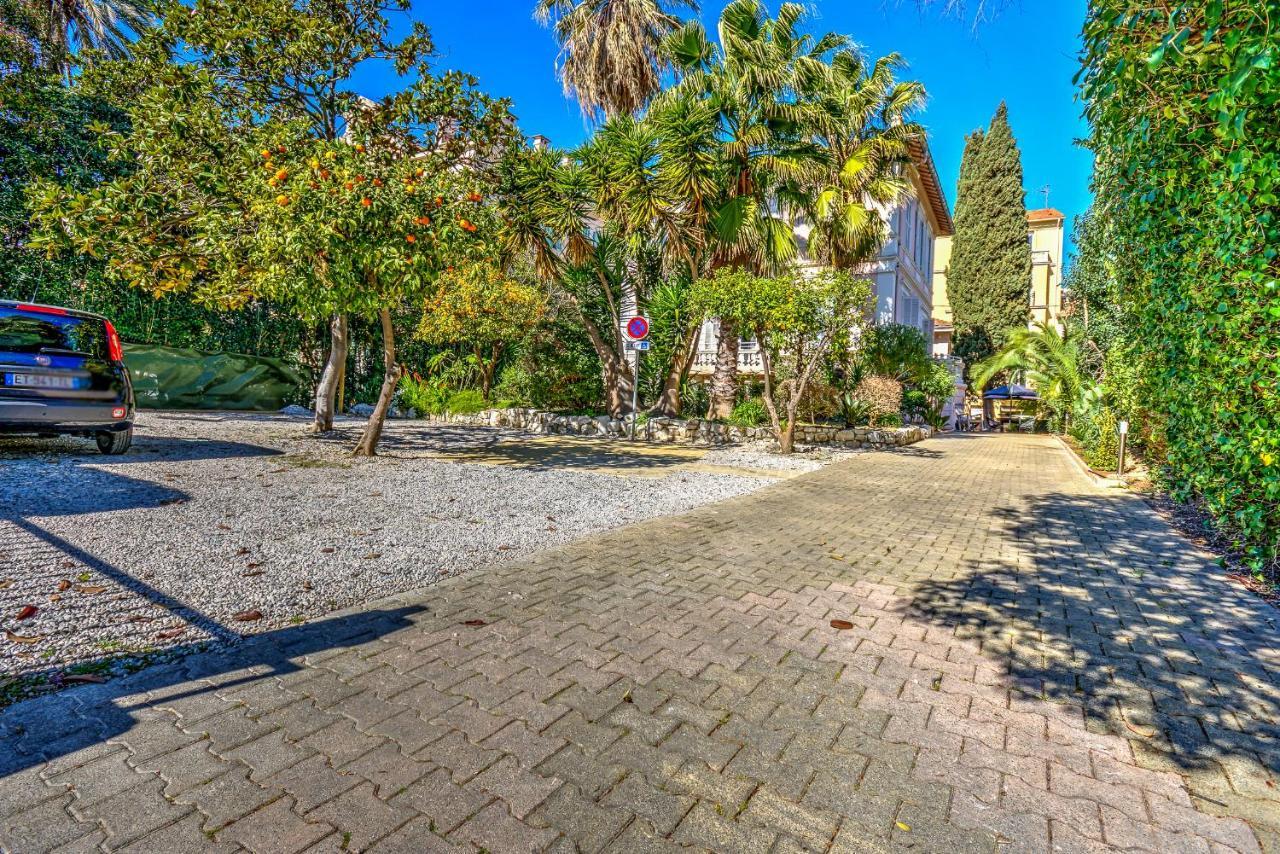 Villa Claudia Hotel Cannes Centre - Parking Exterior foto